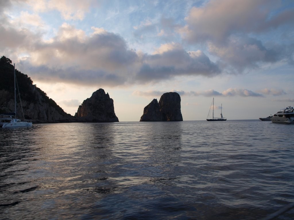 capri-faraglioni